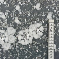 Bestickter Tüll mit Blüten, Pailletten und Perlen, Ivory-Silber